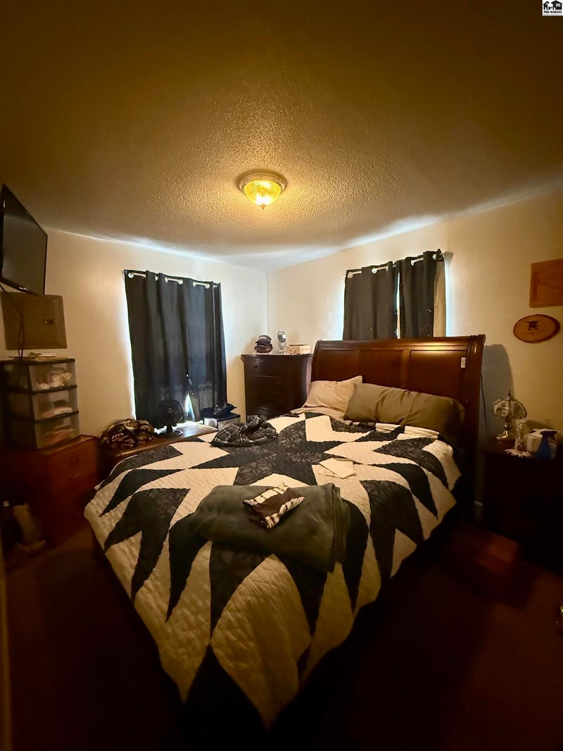 200 W Morgan St Apt A C, Inman, KS 67546