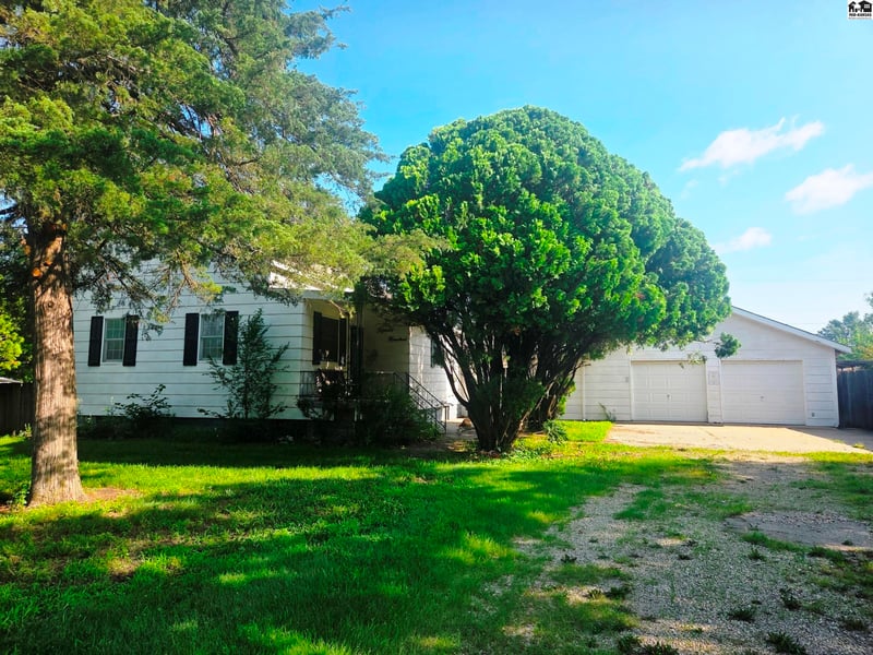 1500 E 9th St, Newton, KS 67114