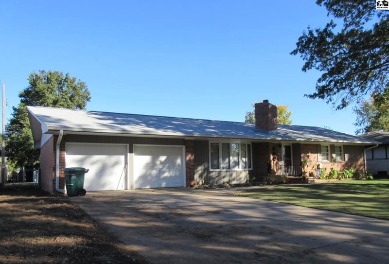 114 Sunset Ln, Haven, KS 67543