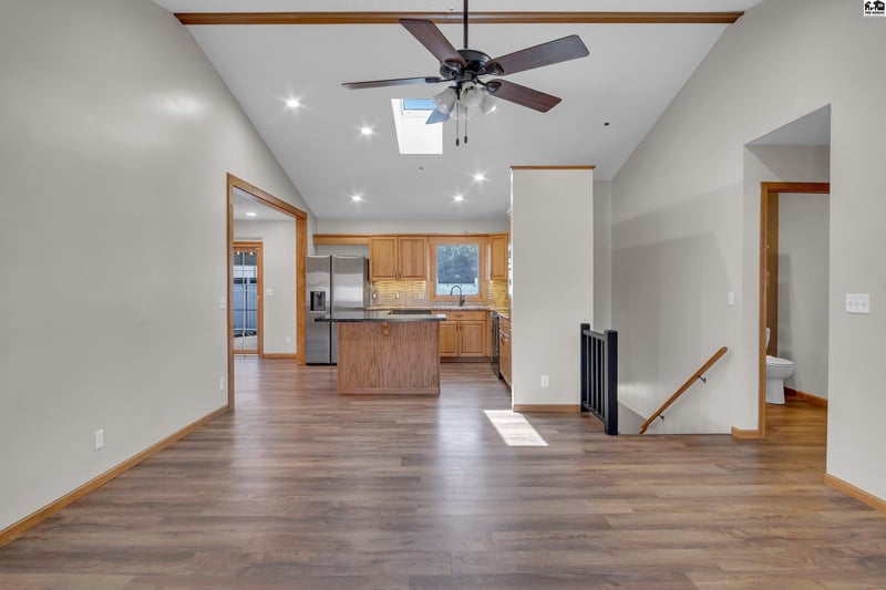 1403 Oakmont St, Mcpherson, KS 67460