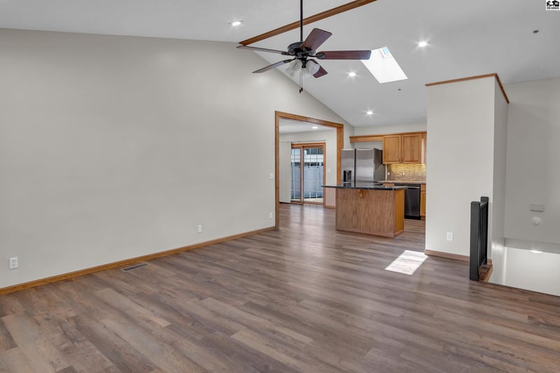 1403 Oakmont St, Mcpherson, KS 67460