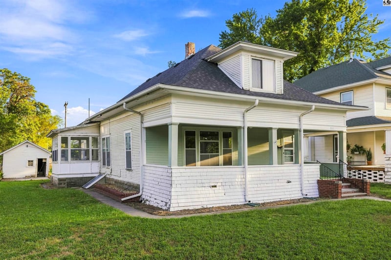 815 E Sherman, Hutchinson, KS 67501