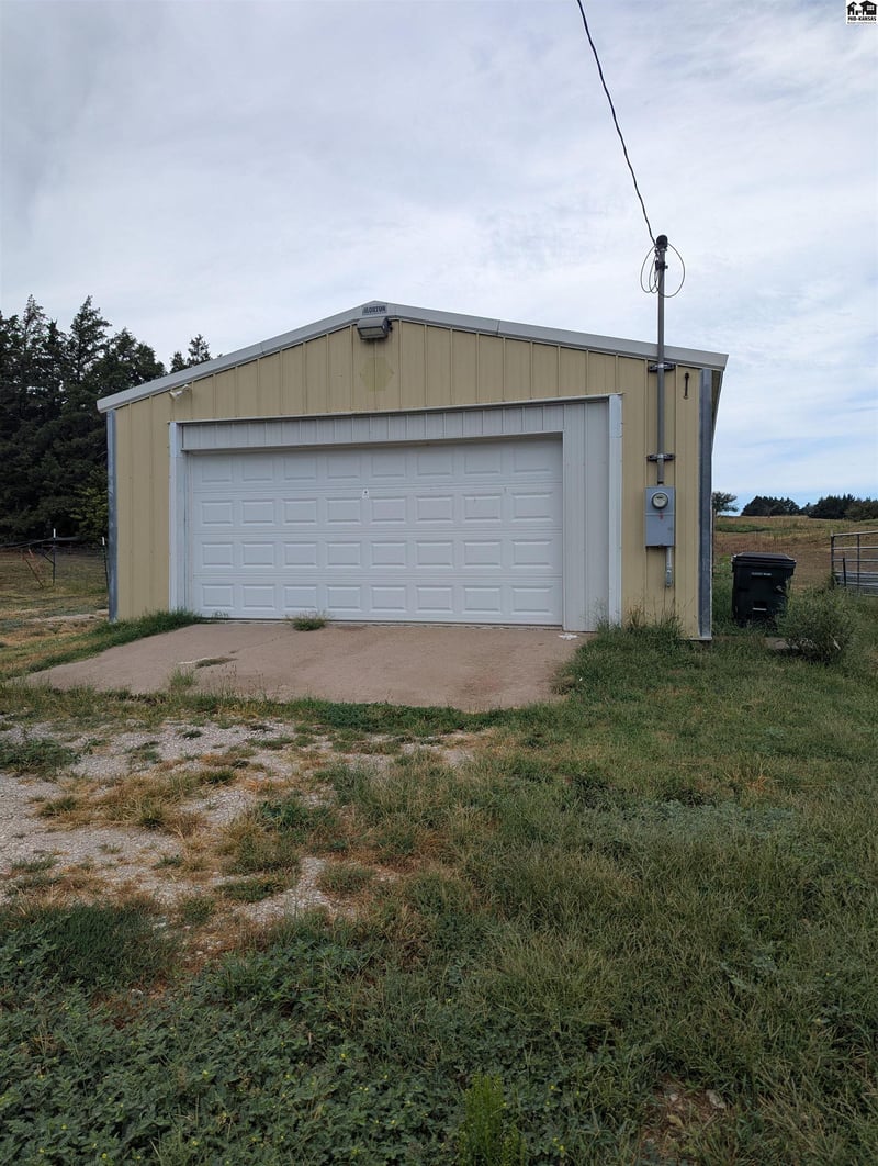 160 State St, Little River, KS 67457