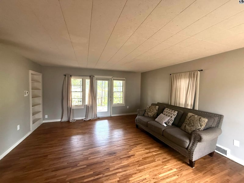 430 S 6th, Sterling, KS 67579