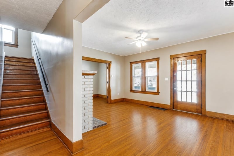 829 E Sherman St, Hutchinson, KS 67501