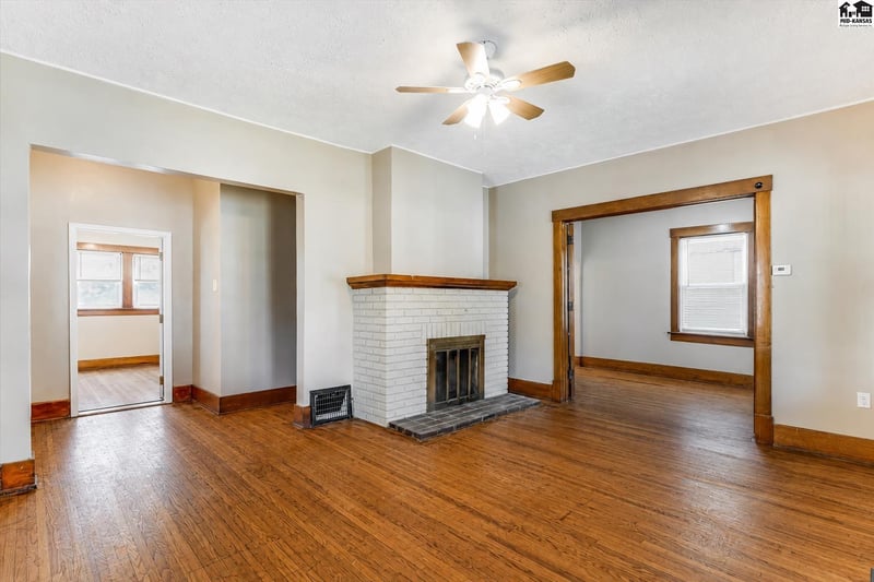 829 E Sherman St, Hutchinson, KS 67501