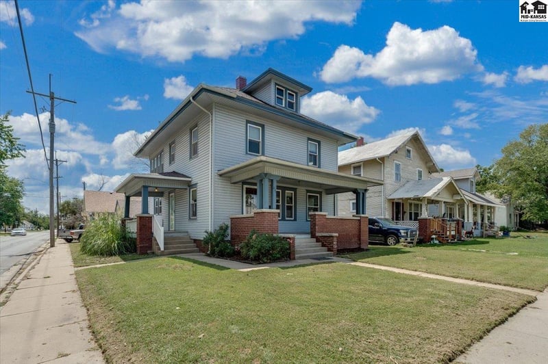829 E Sherman St, Hutchinson, KS 67501