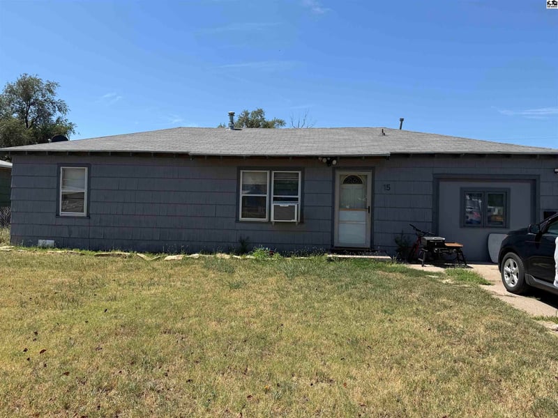 15 N Town St, Hutchinson, KS 67501
