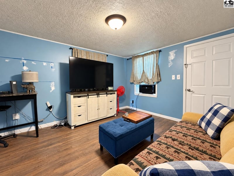 101 E Avenue A, South Hutchinson, KS 67505