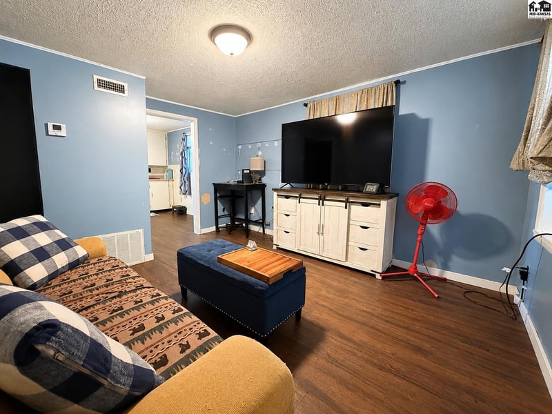 101 E Avenue A, South Hutchinson, KS 67505