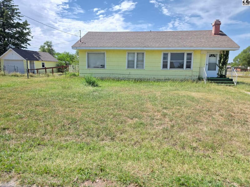 229 E Avenue A, South Hutchinson, KS 67505