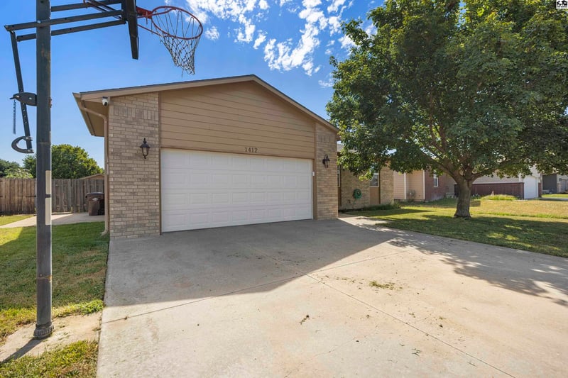 1412 Westwood Dr, Mcpherson, KS 67460