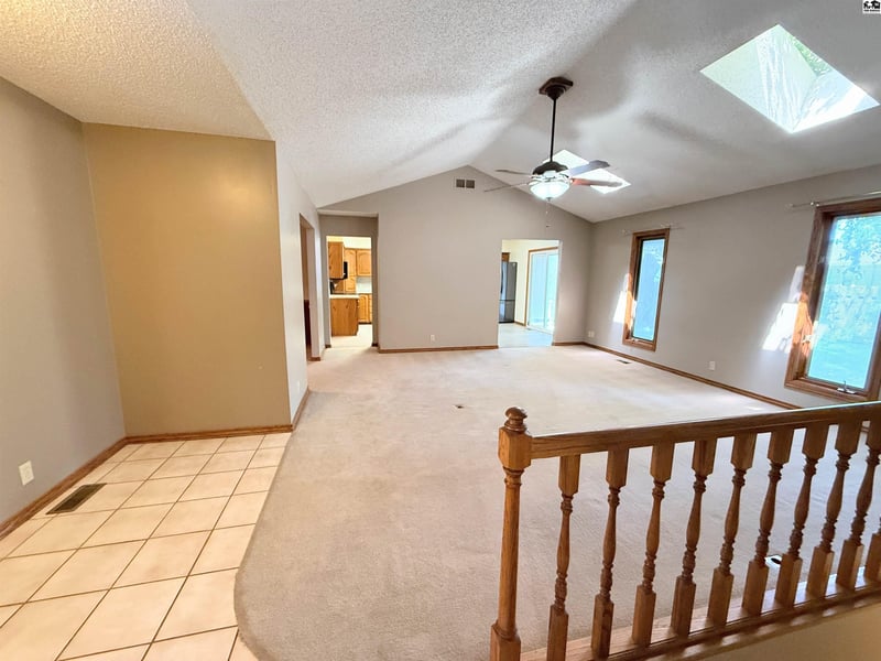 604 E 42nd Ave, Hutchinson, KS 67502