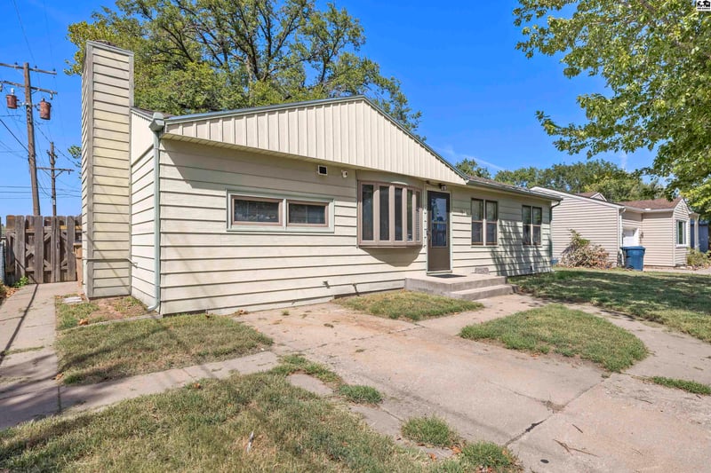 28 Faircrest Dr, Hutchinson, KS 67502