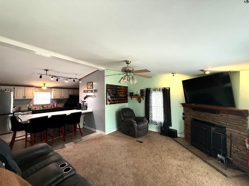 109 E 36th Ave, Hutchinson, KS 67502