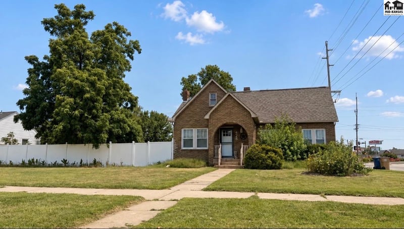 428 E 16th Ave, Hutchinson, KS 67501
