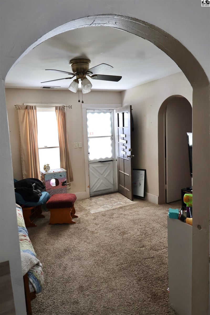 932 E 9th, Hutchinson, KS 67501