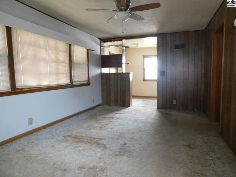 324 N Howard St, Pratt, KS 67124