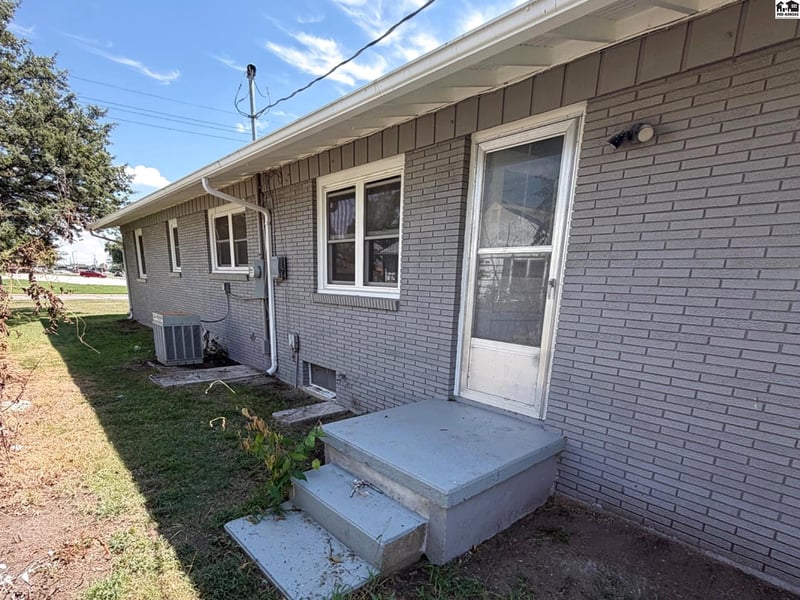 200 W 26th Ave, Hutchinson, KS 67502
