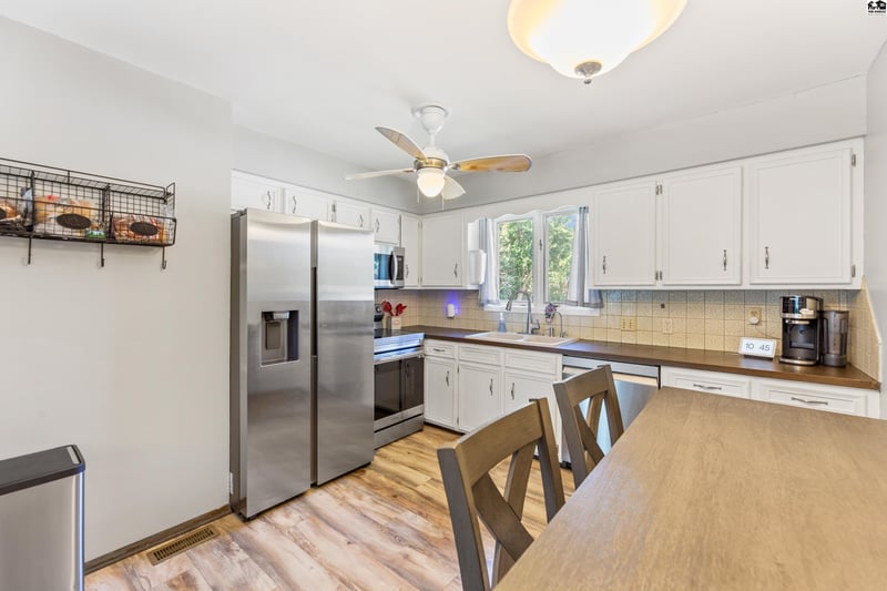 605 S Walnut St, South Hutchinson, KS 67505