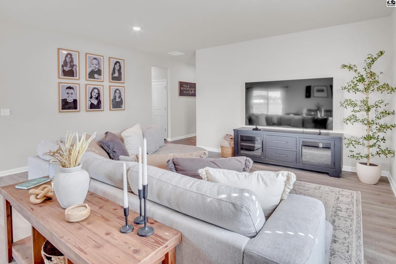 1319 Robin Dr, Mcpherson, KS 67460