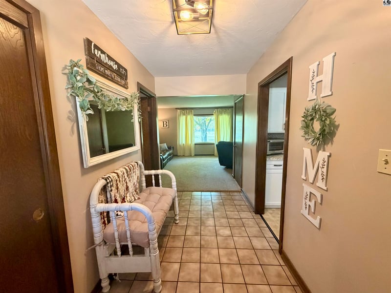 2201 Northridge Rd, Hutchinson, KS 67502