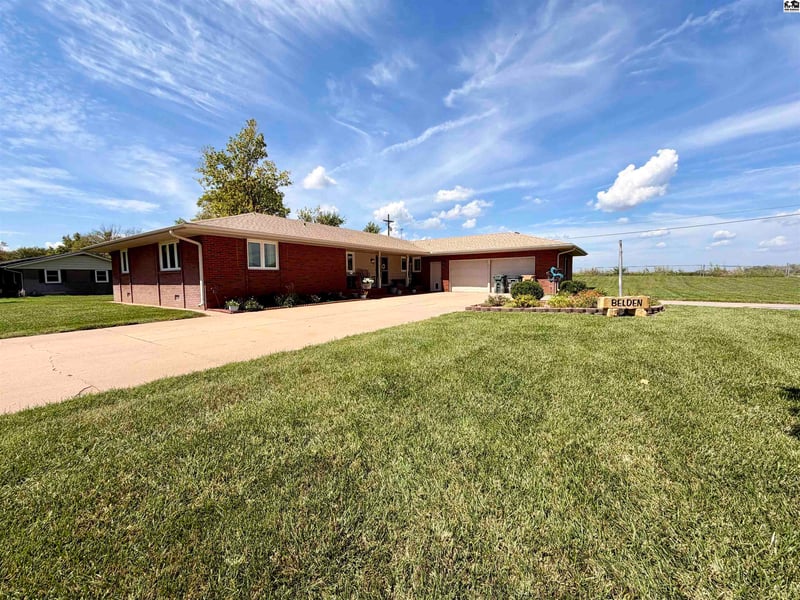 2201 Northridge Rd, Hutchinson, KS 67502