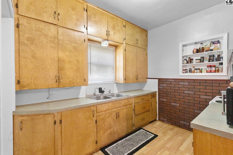 96 N Sedgwick Ave, Haven, KS 67543
