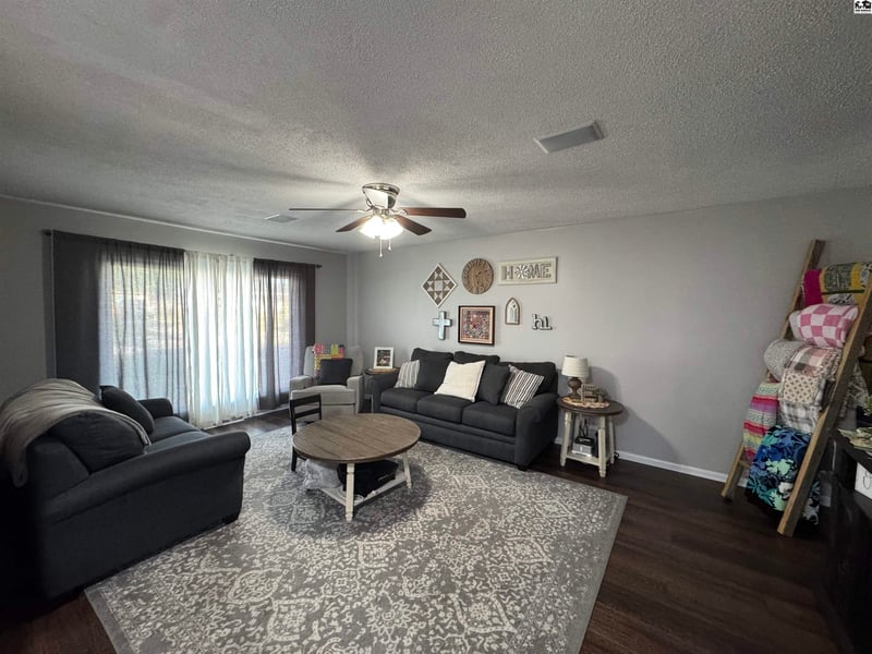 802 Larimer St, Pratt, KS 67124