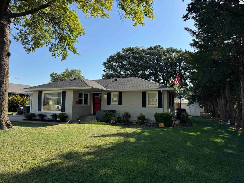 802 Larimer St, Pratt, KS 67124