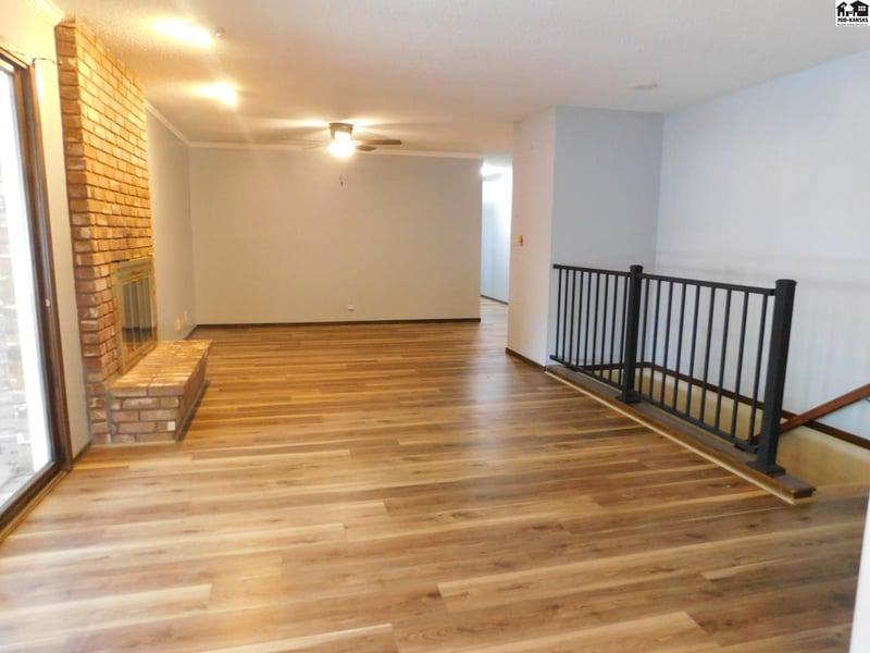 810 Lochinvar Ln, Hutchinson, KS 67502