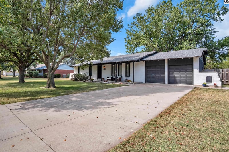 1455 N Dover Rd, Mcpherson, KS 67460