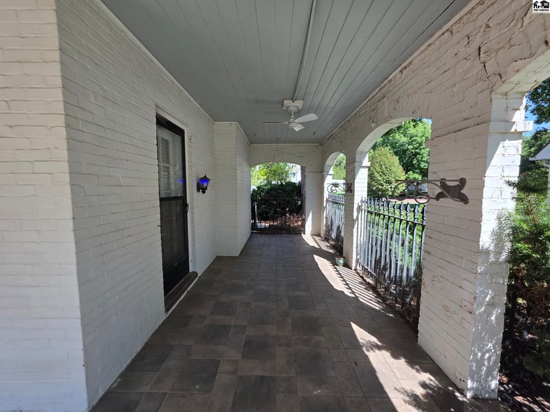 129 W 19th Ave, Hutchinson, KS 67502