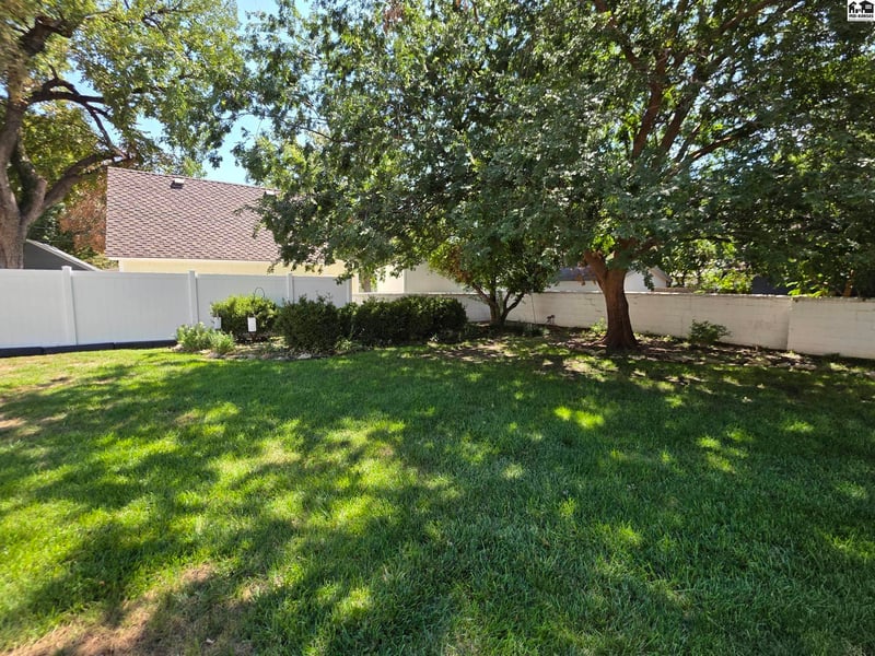 129 W 19th Ave, Hutchinson, KS 67502