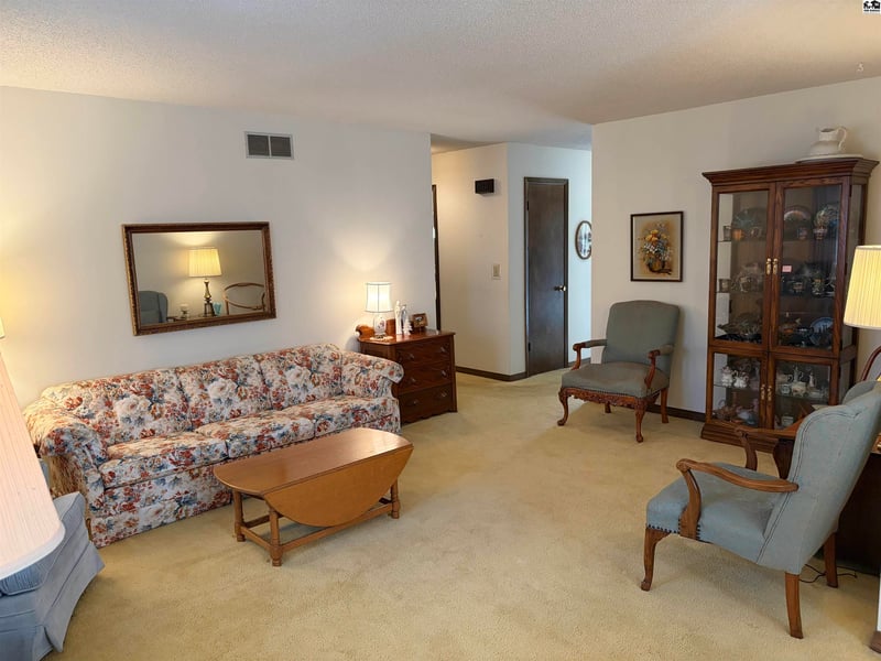417 Liberty Dr, Mcpherson, KS 67460