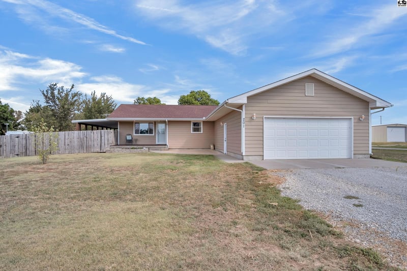 201 Balzer Dr, Inman, KS 67546