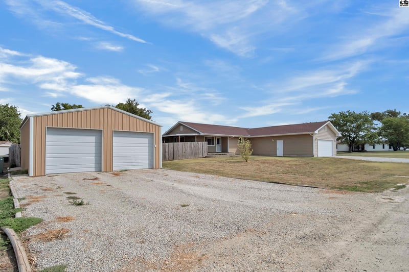 201 Balzer Dr, Inman, KS 67546