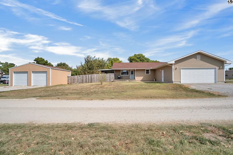 201 Balzer Dr, Inman, KS 67546
