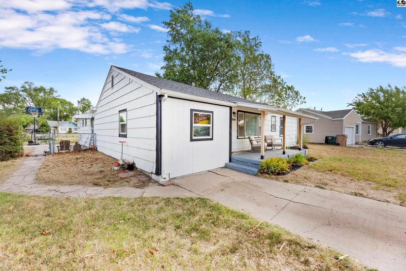 1014 College Ln, Hutchinson, KS 67501