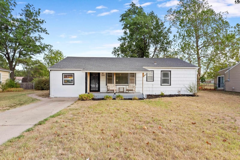 1014 College Ln, Hutchinson, KS 67501