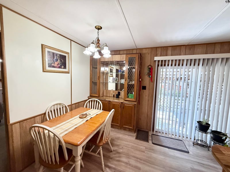 204 Lakeview Dr, Mcpherson, KS 67460