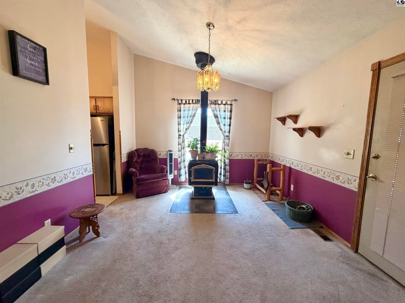 1909 Landon St, Hutchinson, KS 67502