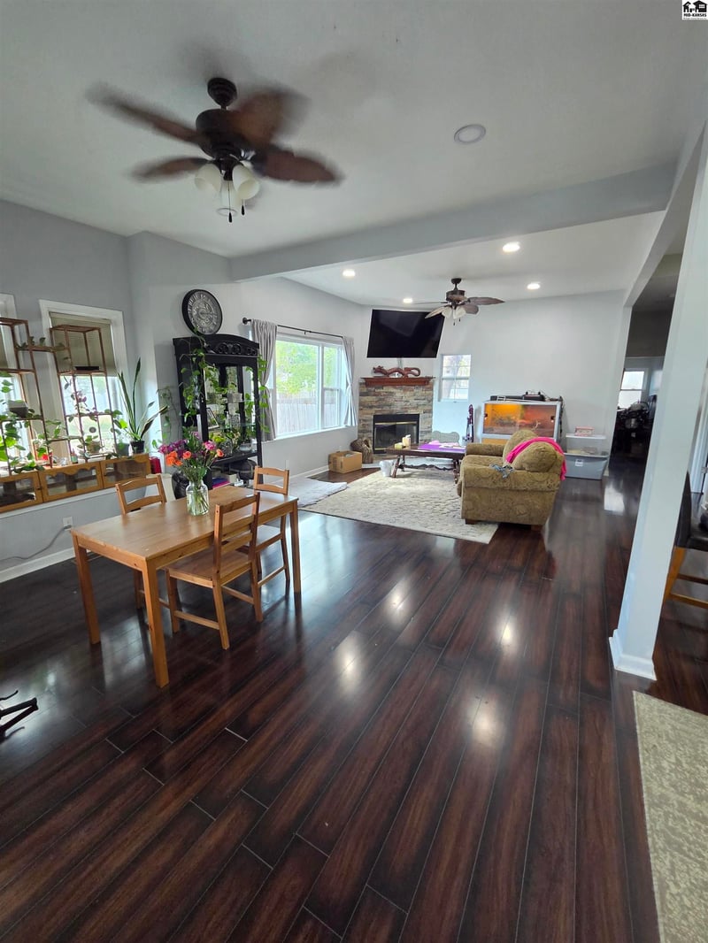 400 E 5th Ave, Hutchinson, KS 67501