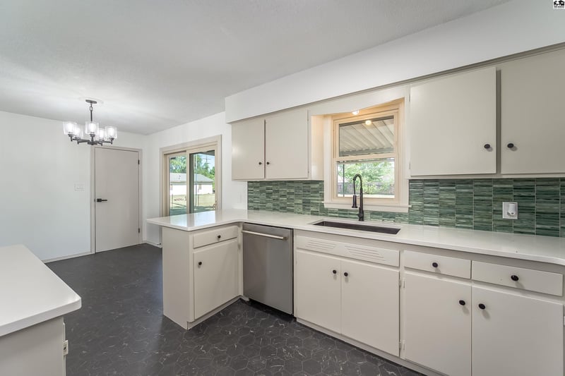 3004 N Waldron, Hutchinson, KS 67502