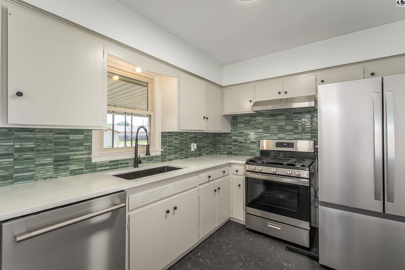 3004 N Waldron, Hutchinson, KS 67502