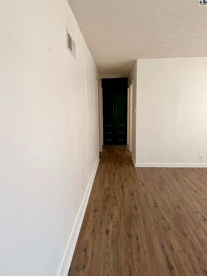 1030 College Ln, Hutchinson, KS 67501