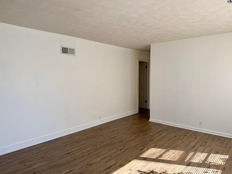 1030 College Ln, Hutchinson, KS 67501