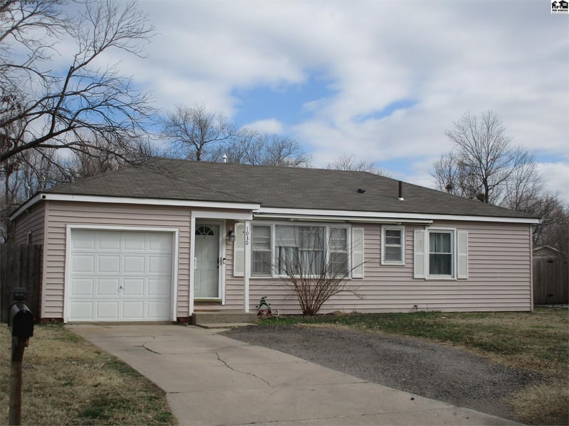 1030 College Ln, Hutchinson, KS 67501
