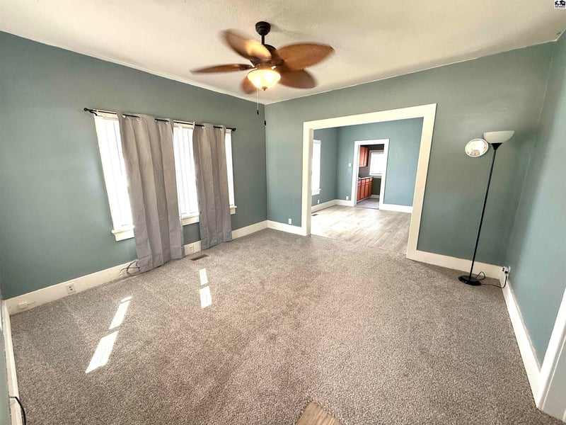 305 W Kansas Ave, Medicine Lodge, KS 67104