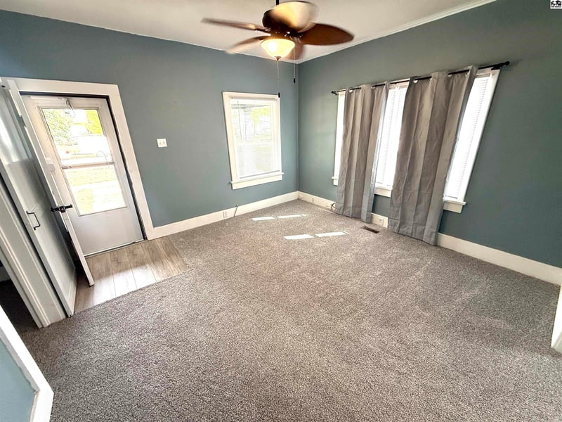 305 W Kansas Ave, Medicine Lodge, KS 67104